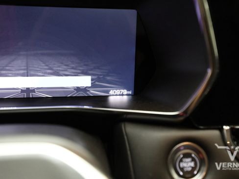 Used 2024 GMC Canyon Elevation image 9