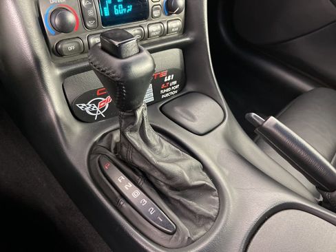 Used 1999 Chevrolet Corvette Coupe w/ Roof Pkg image 27