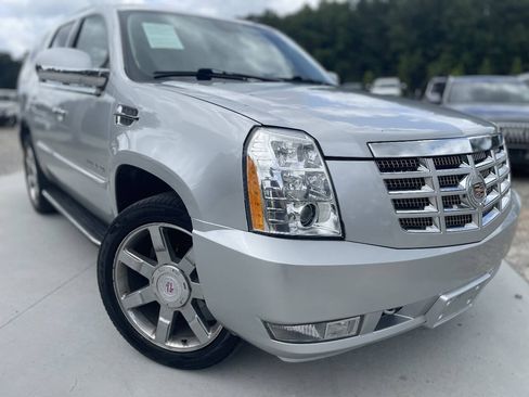 Used 2013 Cadillac Escalade Luxury AWD/4WD image 1