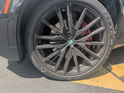 Used 2024 BMW X5 sDrive40i w/ Executive Package image 3