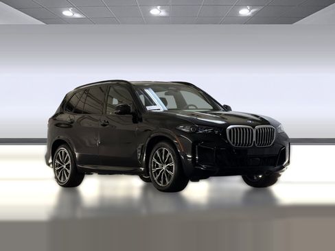 Used 2026 BMW X5 xDrive50e w/ M Sport Package image 7