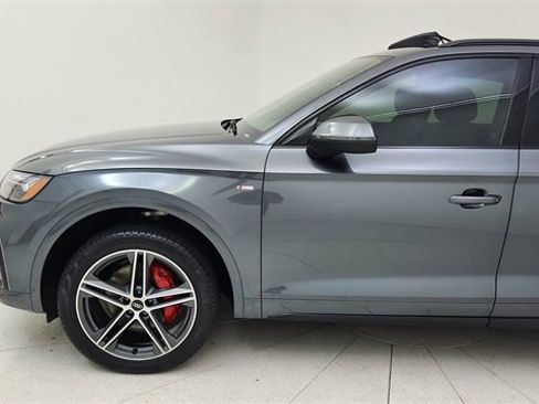 Used 2025 Audi Q5 e Premium Plus w/ Premium Plus Package image 10