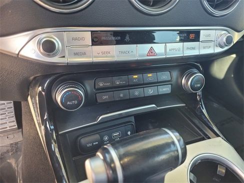Used 2020 Kia Stinger GT image 25