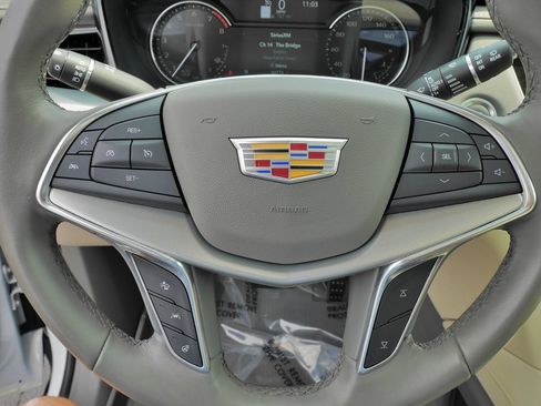 Used 2021 Cadillac XT5 Premium Luxury w/ LPO, Floor Liner Package FWD image 27