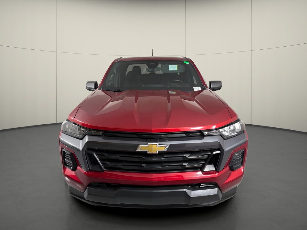 Used 2024 Chevrolet Colorado LT AWD/4WD image 3