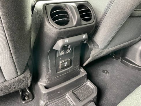 Used 2024 Jeep Wrangler Unlimited Sahara AWD/4WD image 11