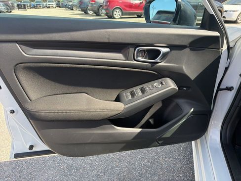 Used 2025 Honda Civic Sport image 11