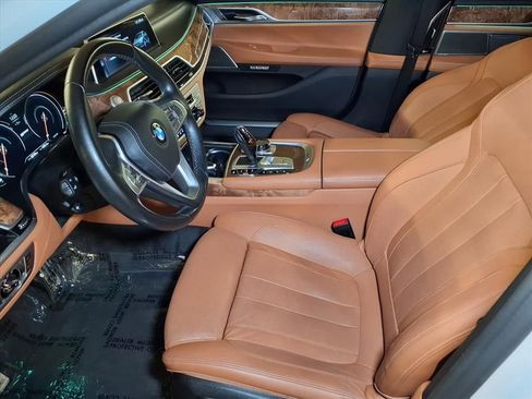 Used 2018 BMW 740e xDrive image 14