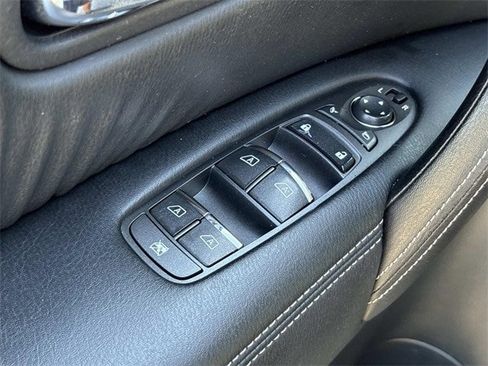 Used 2020 Nissan Armada SL w/ Premium Package image 28