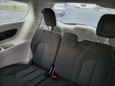 Used 2023 Chrysler Voyager LX image 22