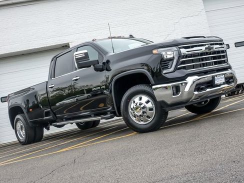 New 2026 Chevrolet Silverado 3500 LTZ w/ LTZ Plus Package AWD/4WD image 2