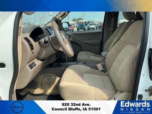 Used 2016 Nissan Frontier SV AWD/4WD image 19