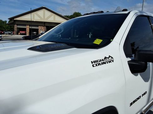 Certified 2021 Chevrolet Silverado 3500 High Country w/ Z71 Off-Road Package AWD/4WD image 11