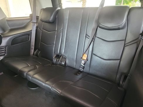 Certified 2020 Cadillac Escalade Luxury RWD image 17