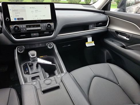 New 2026 Toyota Grand Highlander XLE image 12