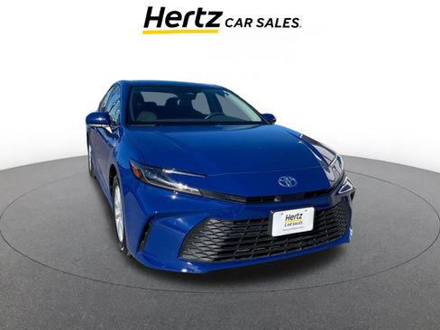 Used 2025 Toyota Camry LE image 1