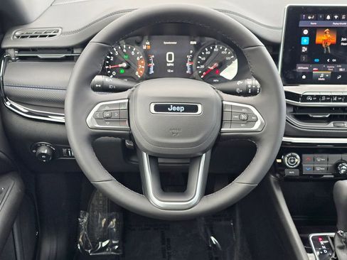 New 2026 Jeep Compass Latitude image 7