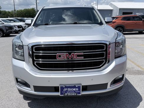 Used 2019 GMC Yukon XL SLT w/ Open Road Package AWD/4WD image 2