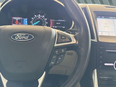 Used 2016 Ford Edge Titanium FWD image 16