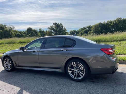 Used 2016 BMW 750i image 5