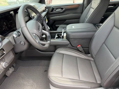 New 2026 GMC Yukon Denali RWD image 12