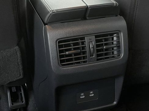 Used 2024 Nissan Rogue SV image 24