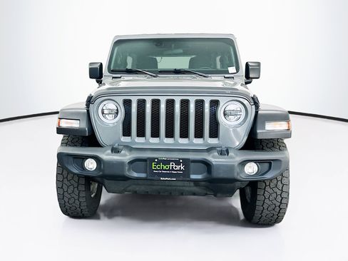 Used 2022 Jeep Wrangler Sport S image 2