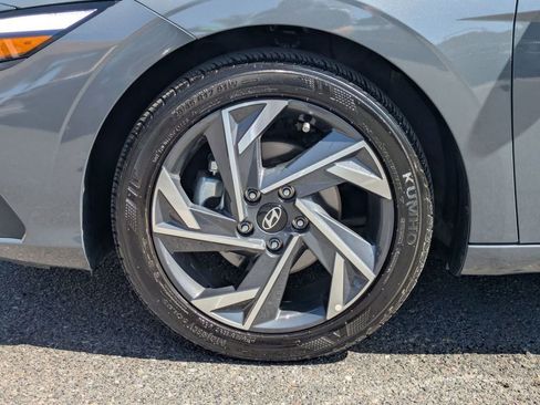 Certified 2025 Hyundai Elantra Sport FWD image 10