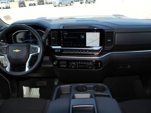 Used 2025 Chevrolet Silverado 2500 LT w/ Convenience Package AWD/4WD image 9
