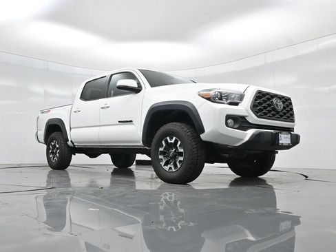 Used 2023 Toyota Tacoma TRD Off-Road AWD/4WD image 43