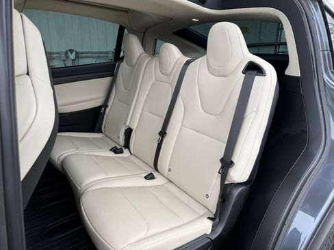 Used 2018 Tesla Model X 75D image 14