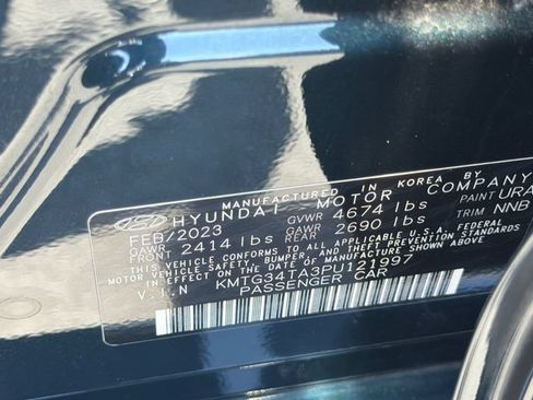 Used 2023 Genesis G70 2.0T RWD image 30