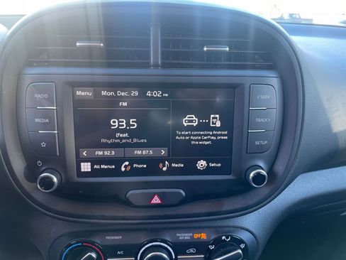 Used 2025 Kia Soul LX w/ LX Technology Package image 21