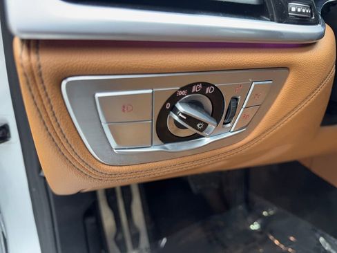 Used 2017 BMW 750i xDrive image 56