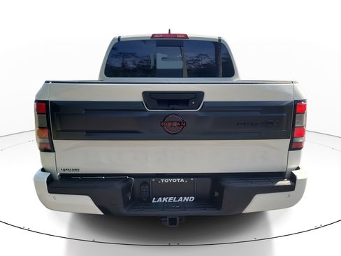 Used 2025 Nissan Frontier PRO-4X w/ Pro Convenience Package image 6