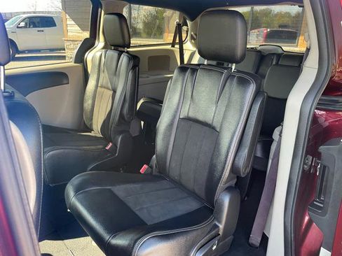 Used 2019 Dodge Grand Caravan SXT image 23