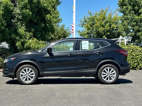 Certified 2022 Nissan Rogue Sport S image 7