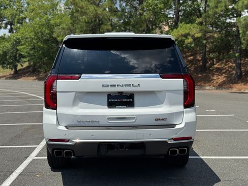 Used 2025 GMC Yukon XL Denali AWD/4WD image 10