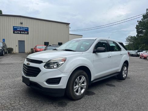 Used 2017 Chevrolet Equinox LS FWD image 3