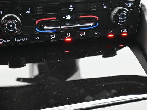 New 2025 Jeep Grand Cherokee L Altitude image 28