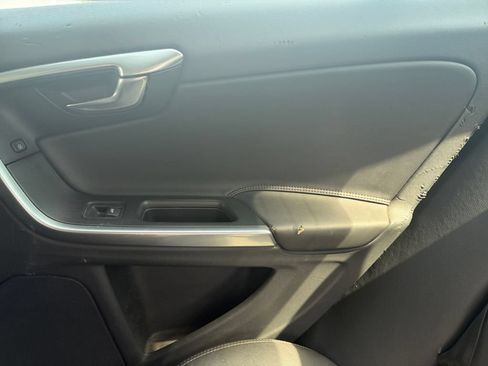 Used 2015 Volvo S60 T5 Platinum FWD image 34