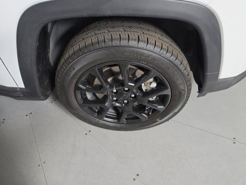 Used 2023 Jeep Compass Latitude AWD/4WD image 13