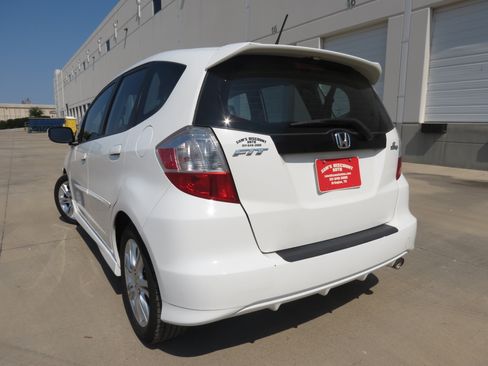 Used 2009 Honda Fit Sport image 3