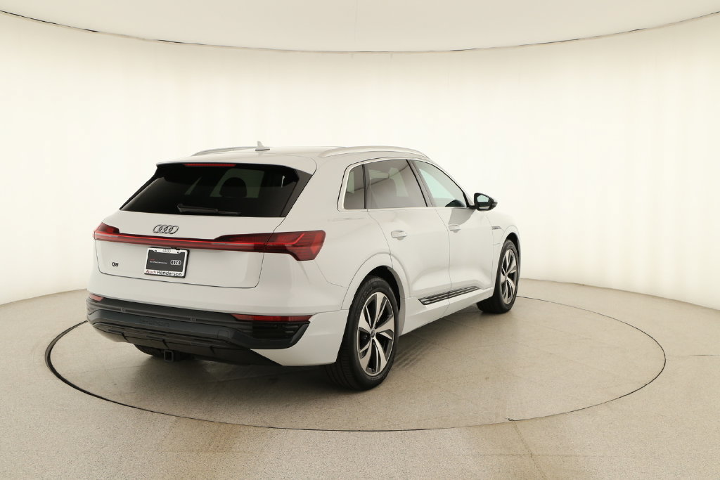 Certified 2024 Audi Q8 e-tron Premium AWD/4WD image 6
