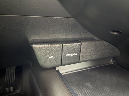 Used 2023 Toyota Camry SE w/ Cold Weather Package image 21