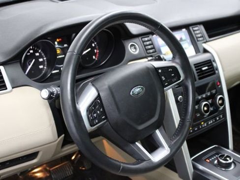 Used 2017 Land Rover Discovery Sport HSE image 11