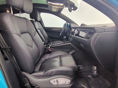 Certified 2023 Porsche Macan Turbo AWD/4WD image 25