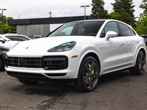 Used 2023 Porsche Cayenne Turbo S AWD/4WD image 7