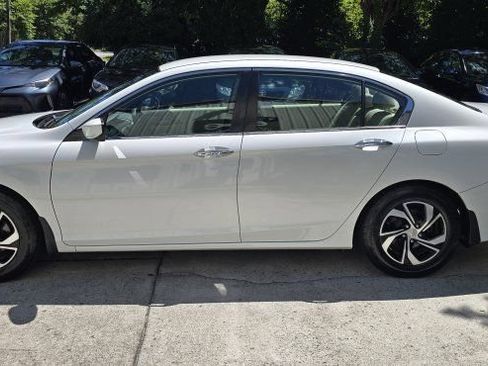 Used 2016 Honda Accord LX image 2
