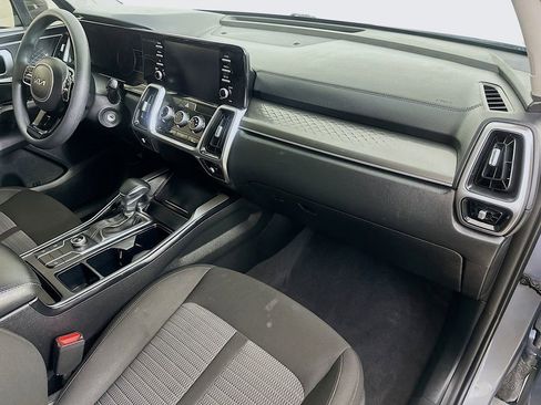 Certified 2023 Kia Sorento LX AWD/4WD image 30